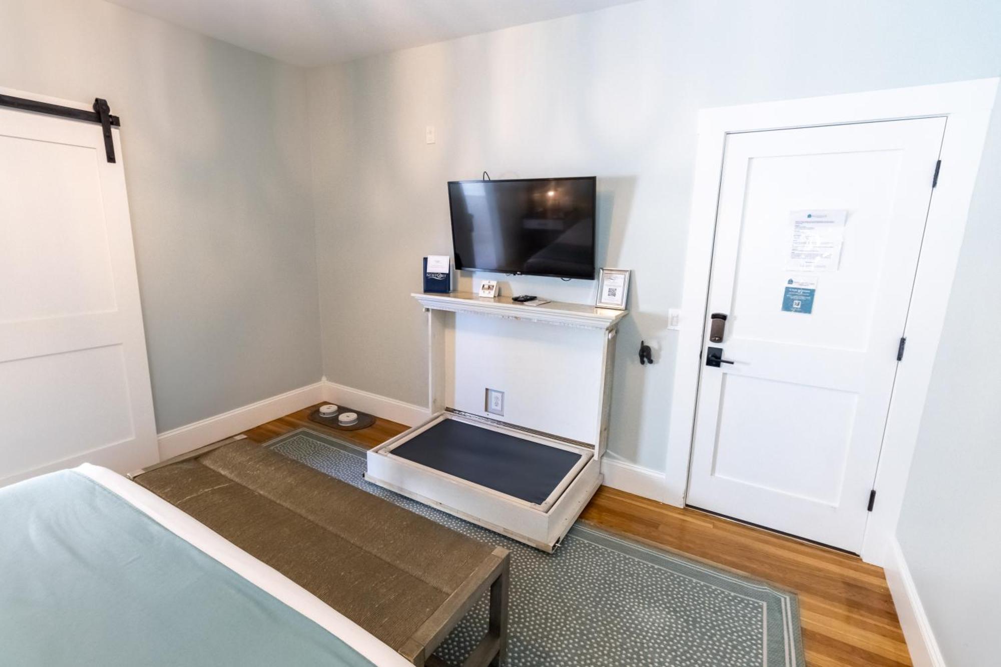 Paws On Pelham (Adults Only) Bed & Breakfast Newport Luaran gambar