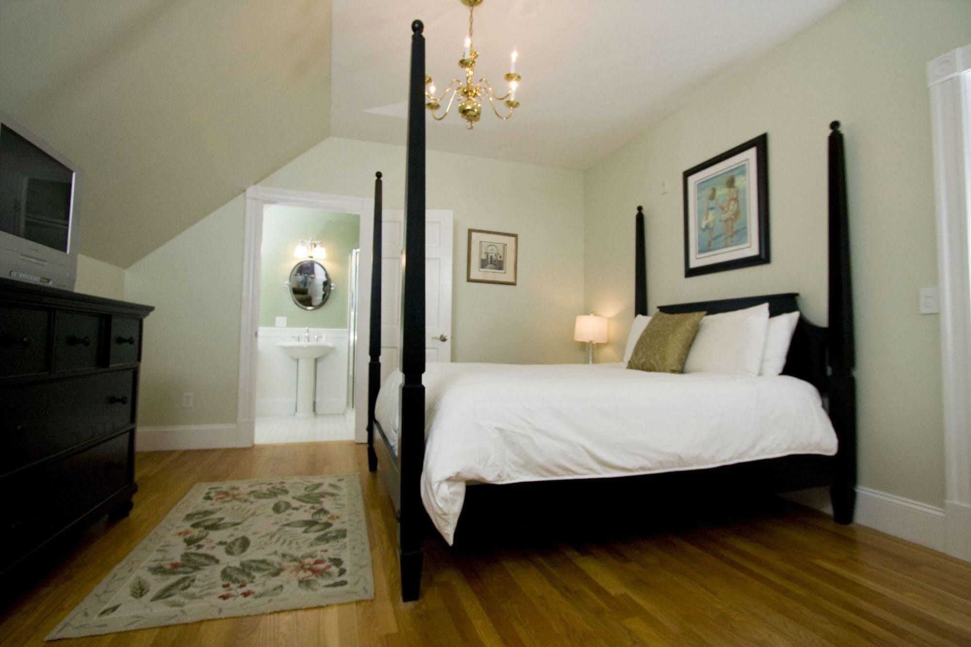 Paws On Pelham (Adults Only) Bed & Breakfast Newport Luaran gambar